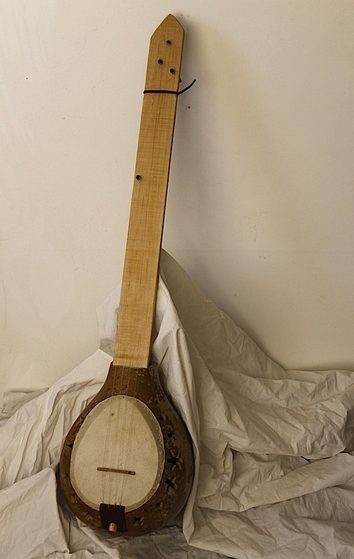 Replica by Pete Ross of the banjo in the painting called "The Old Plantation" shown above.
