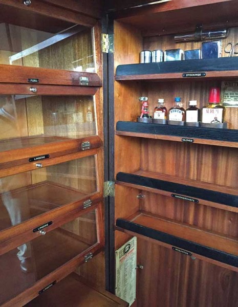 650-wardrobe-interior