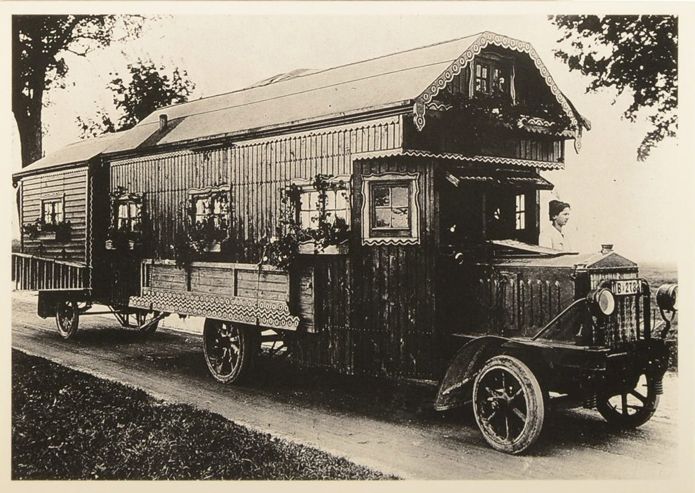 This 1922 mobile home was hand-built on a truck chassis. (From Don't Call Them Trailer Trash, courtesy of Schiffer Publishing)