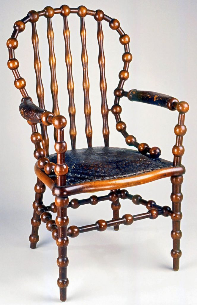 This 1890s Hunzinger chair came with a removable leather back panel, which partially hid the frame's simple geometry. Via the <a href="https://www.brooklynmuseum.org/opencollection/objects/2354" target="_blank">Brooklyn Museum</a>.